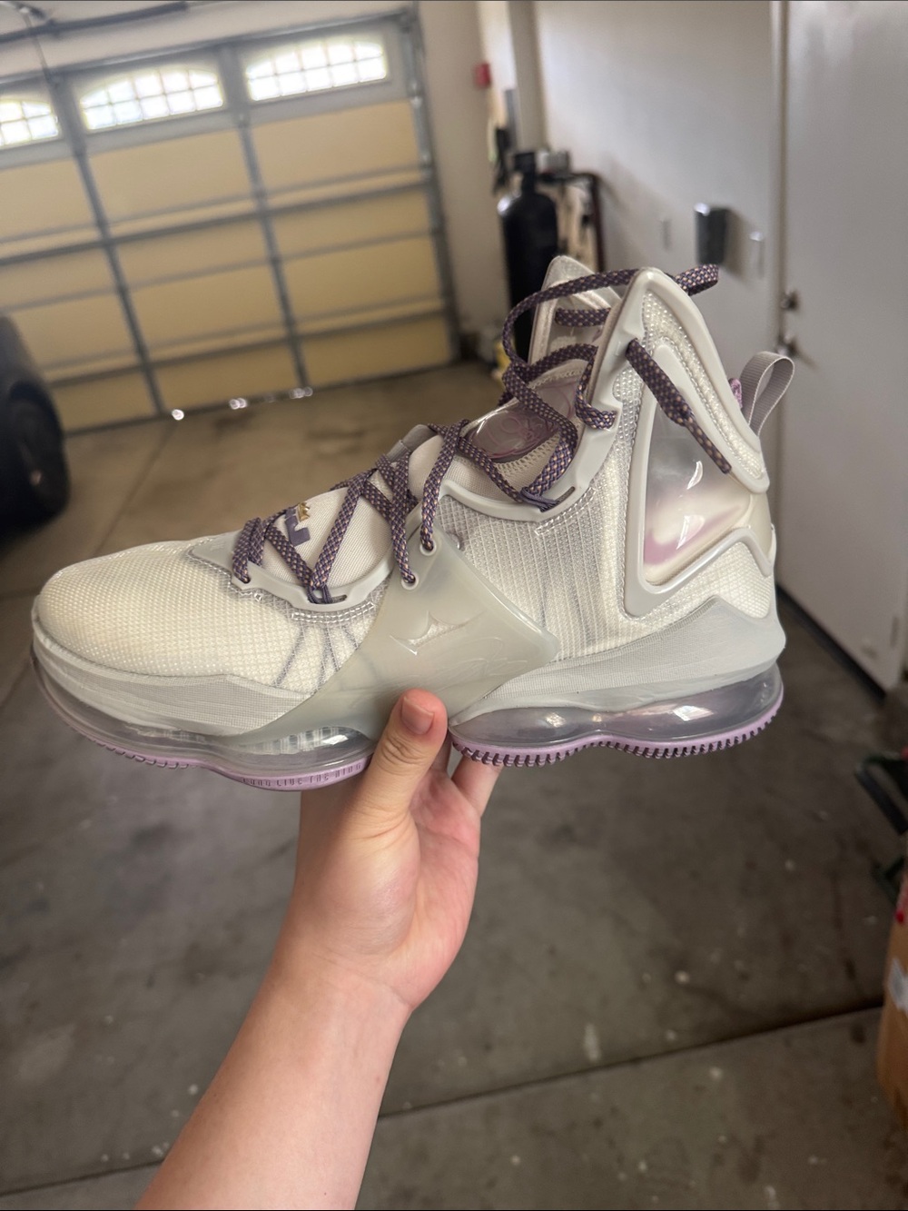 LeBron 19 size 11